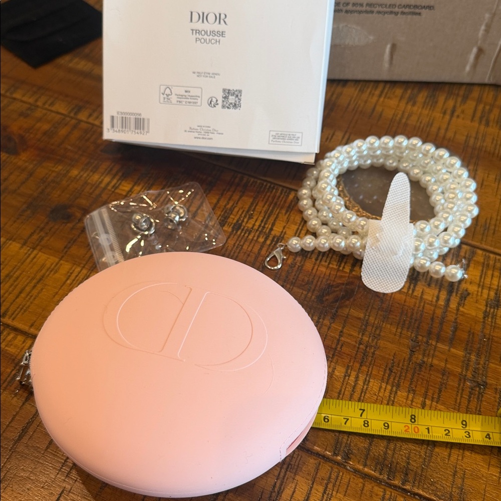 Dior round 2025 jelly style pouch/bag with free pearls straps and adapters - Picture 8 of 17